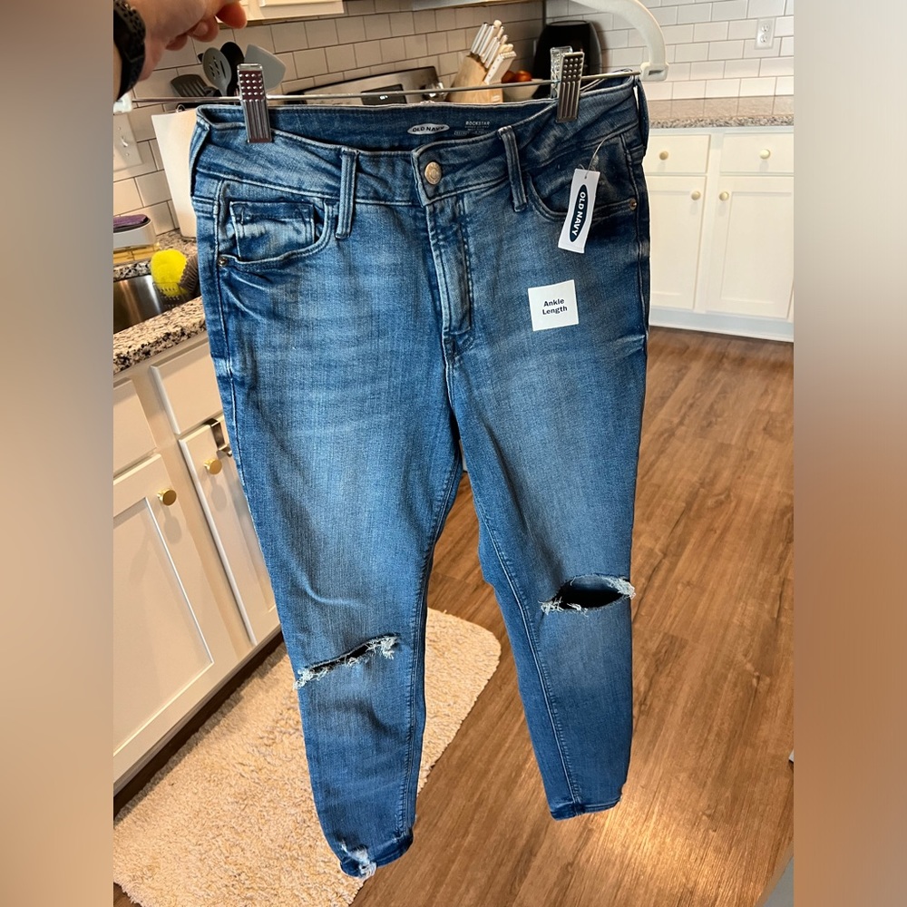 Rockstar Old Navy Ankle length skinny Jeans- 6 NWT